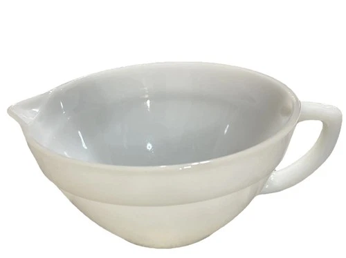 Fire King 7.5" Mixing Batter Bowl White Milk Glass D Handle Anchor Hocking VTG