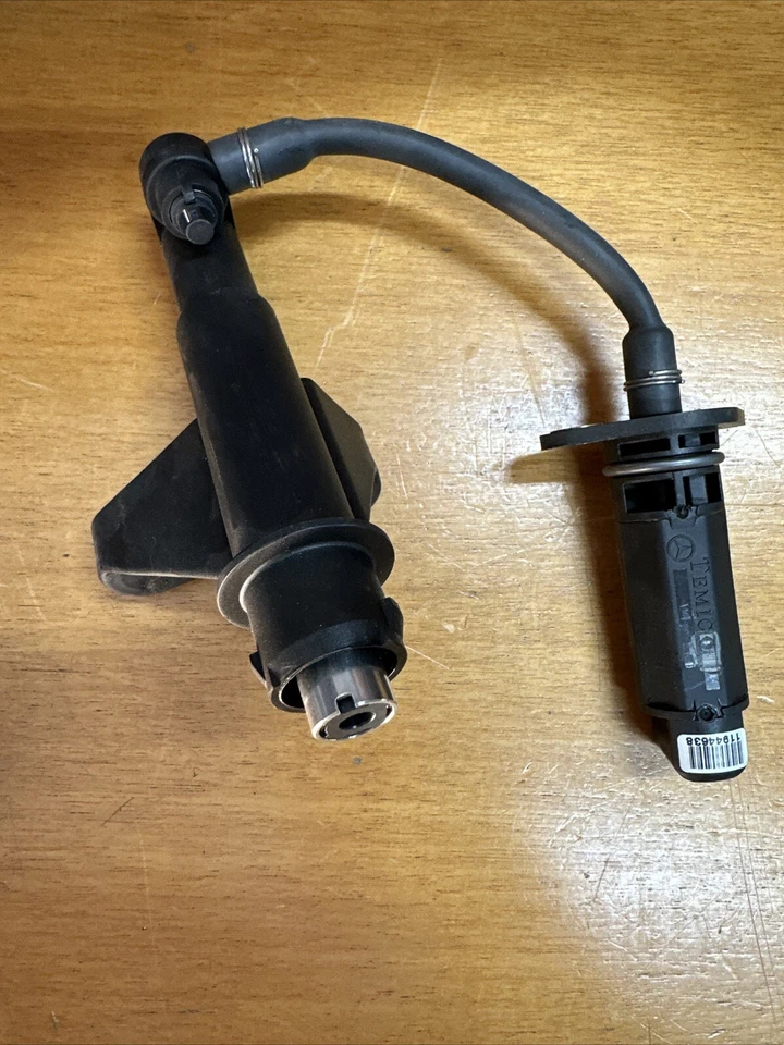 Transmisor de nivel de aceite genuino Mercedes 0061532728 Mercedes Benz E320 ML350 SL500 S500 Foto 2 de 4