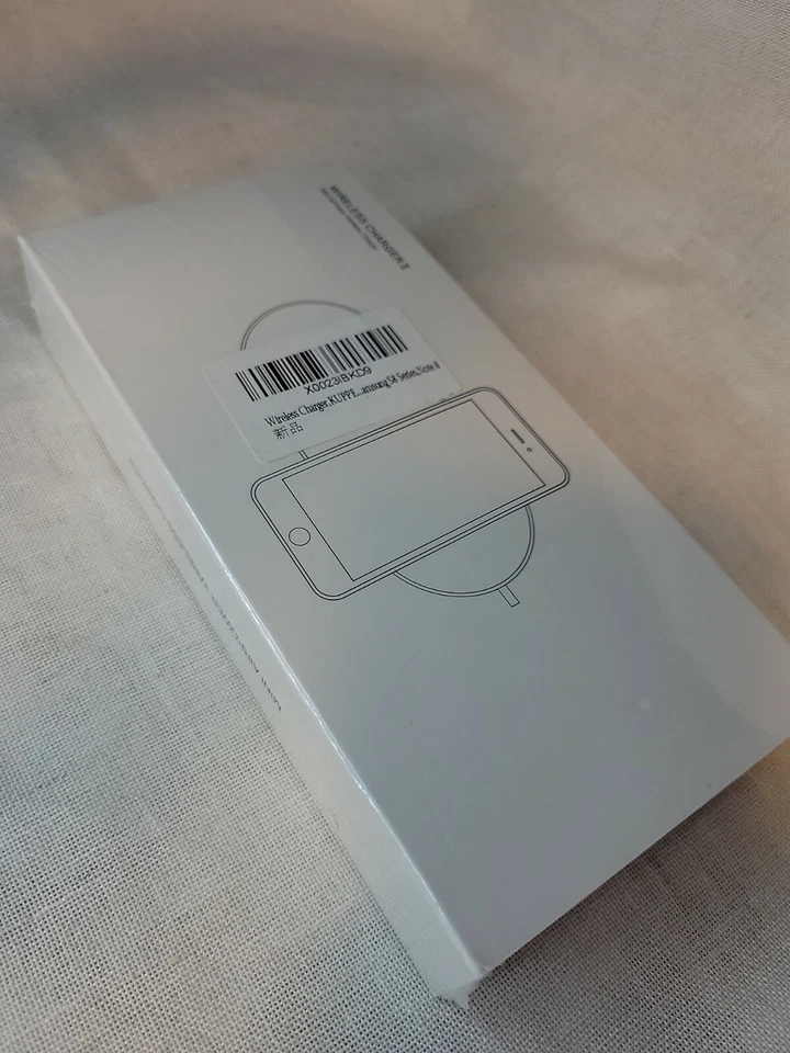 Mini AirPower Wireless Charger For Phone and Watch IOS Android compatible  - Image 3 of 4