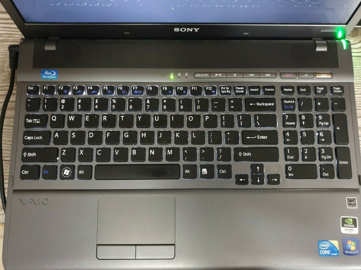 Sony VAIO INTEL CORE I7-Q740 1.73 GHz 16.4IN 500GB 8GB Ram Sony VAIO INTEL CORE I7-Q740 1.73 GHz 16.4IN 500GB 8GB Ram