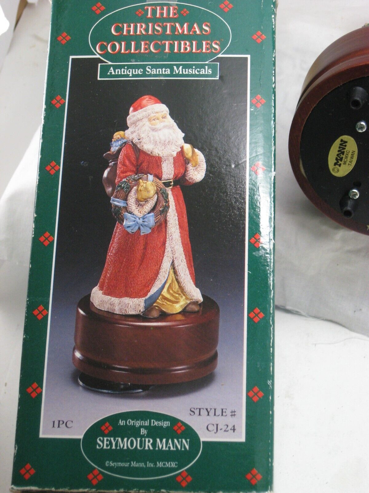 Seymour Mann Christmas Collectibles Old World Santa Musicals CJ-24 St Nicholas