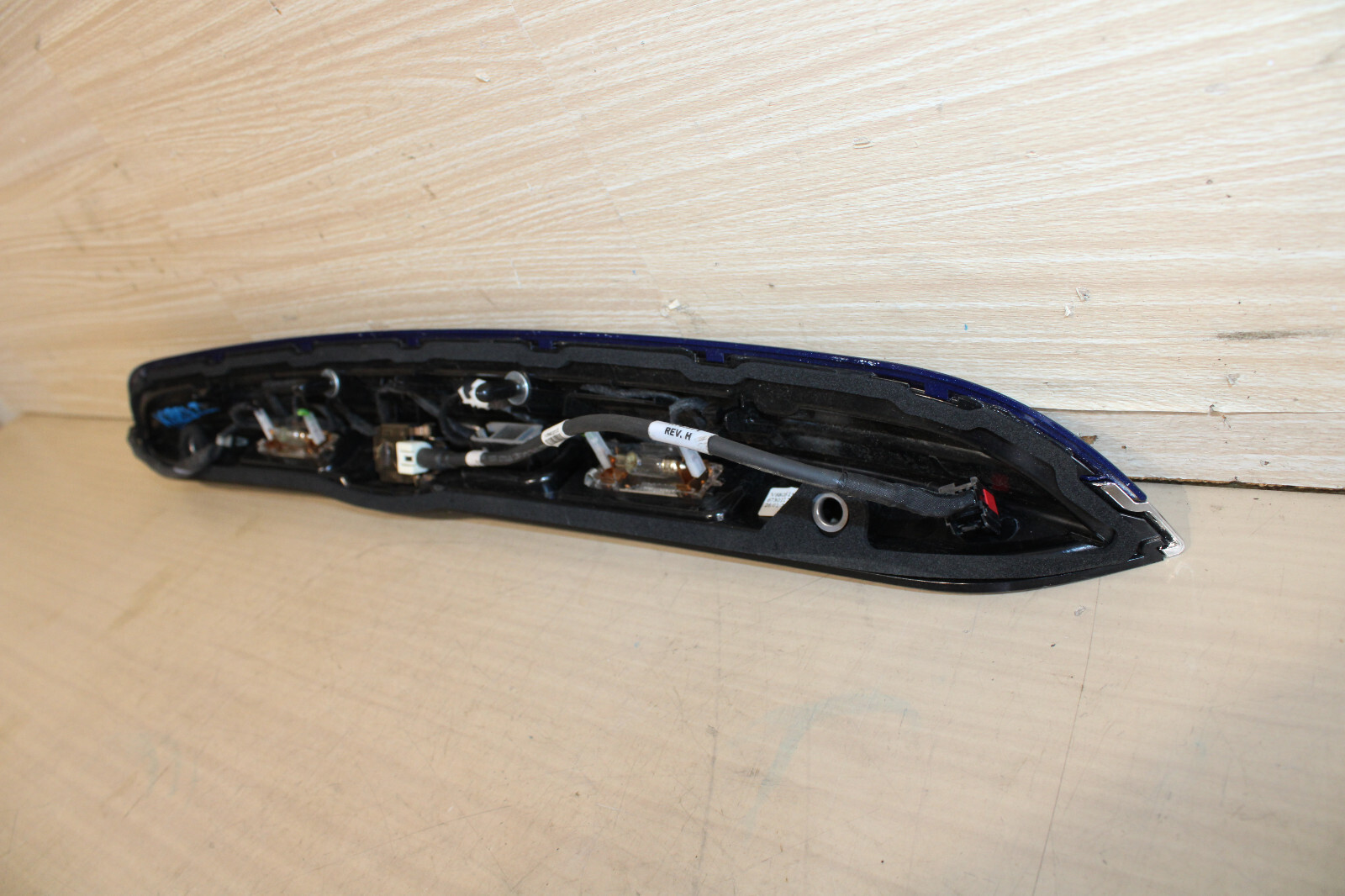 14-22 MASERATI GHIBLI DECKLID TRUNK LID MOLDING + CAMERA BLUE GENUINE OEM