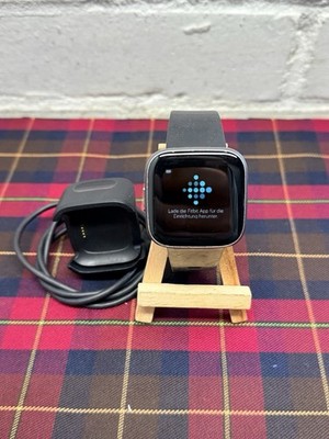 Fitbit Versa 2 Gesundheit & Fitness Smartwatch Sprachsteuerung Schlaf Score Musik schwarz