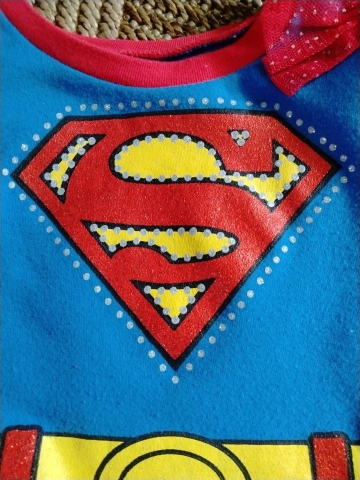 Disfraz de Supergirl 18mos Halloween diadema y capa DC Comics bueno usado Foto 3 de 4