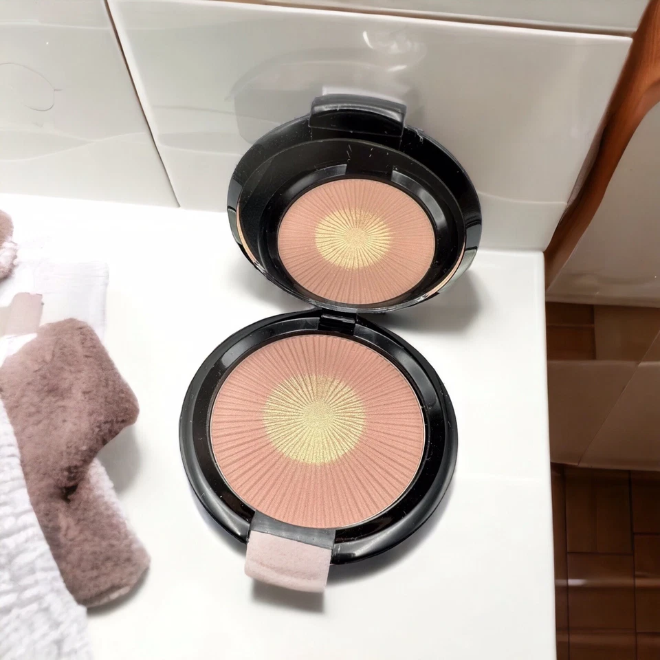 Signature Club A Colloidal Gold Radiance Ultra Creamy Powder Eyeshadow Duo #1 - Image 3 of 4