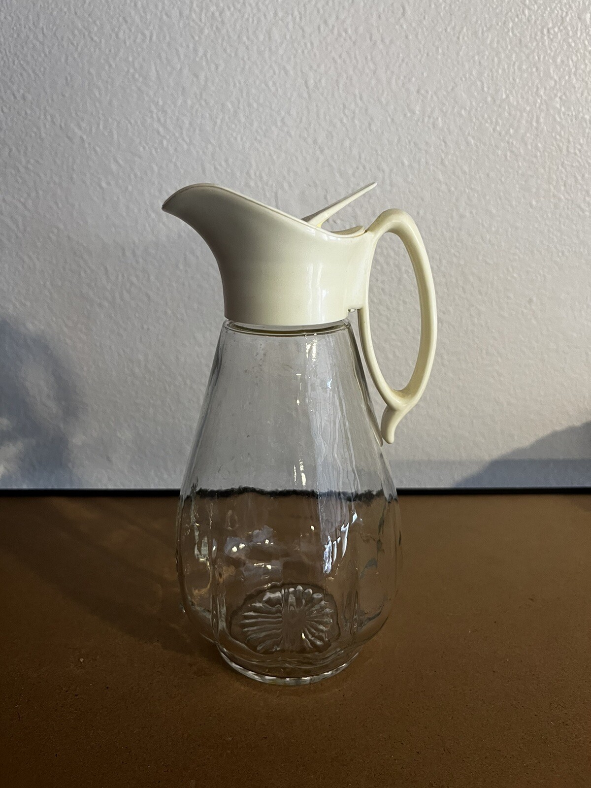 Vintage Log Cabin Syrup Dispenser Glass With A Plastic Ivory Top