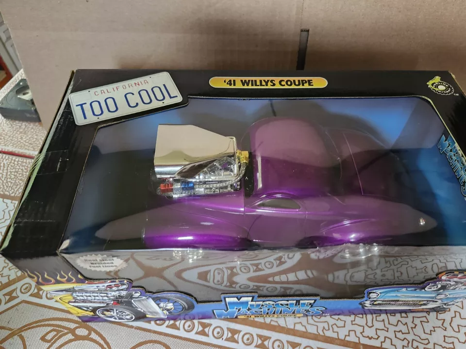41 Willys Coupe in Rare Purple Muscle Machine. Nice New in The Box 1:18 scale - Image 2 of 4