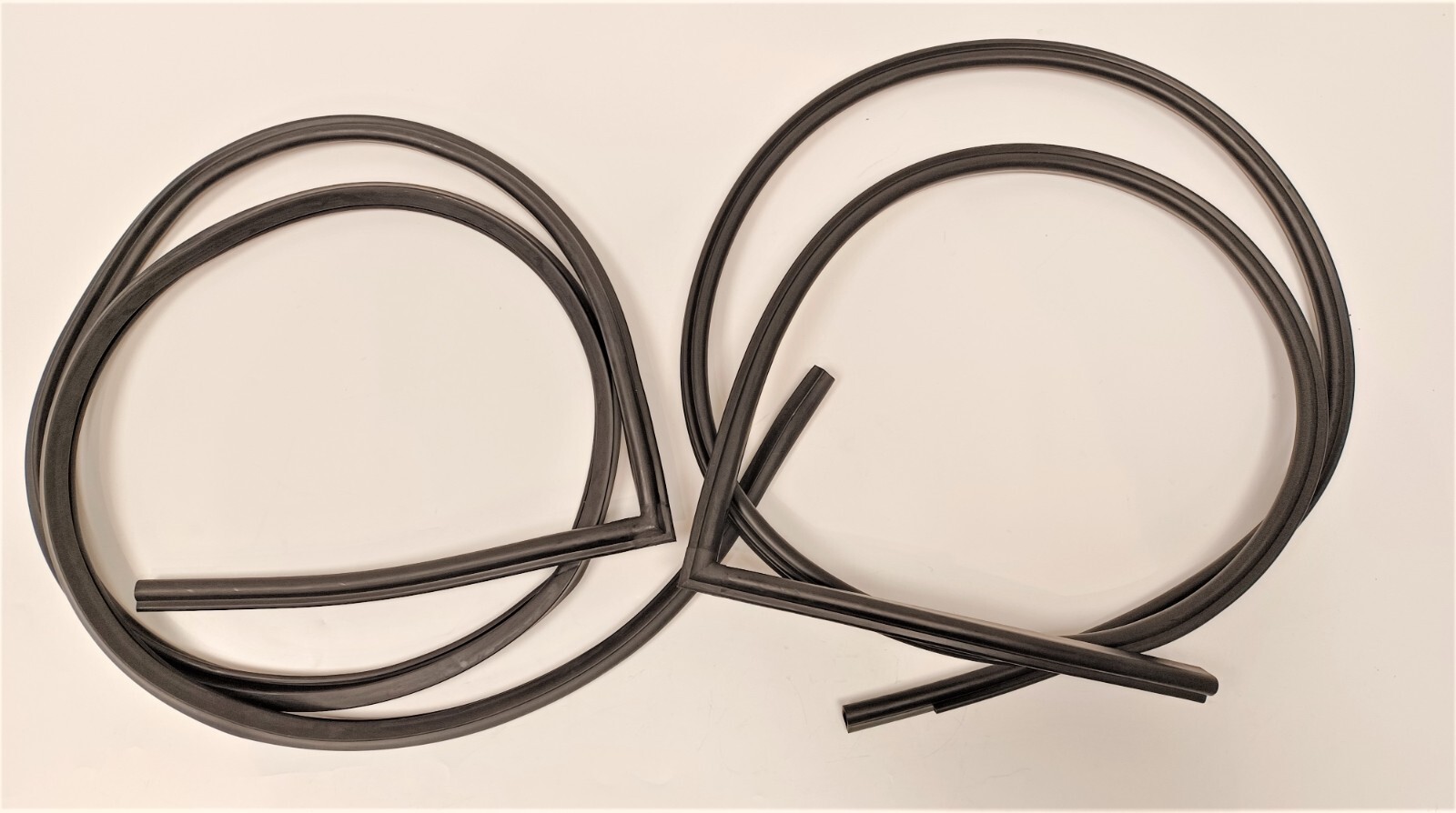 Defender Land Rover 110 Upper Roof Seal Pair 334611 334610 1987- 2006
