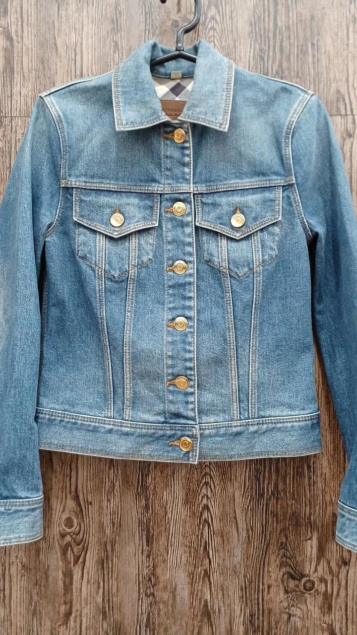 Burberry — BURBERRY denim jacket size 34 length 19.6 inches