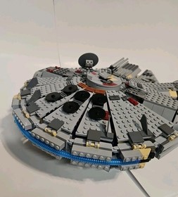 LEGO Star Wars Millennium Falcon 2004 *RETIRED (4504)  ORIGINAL TRILOGY. 