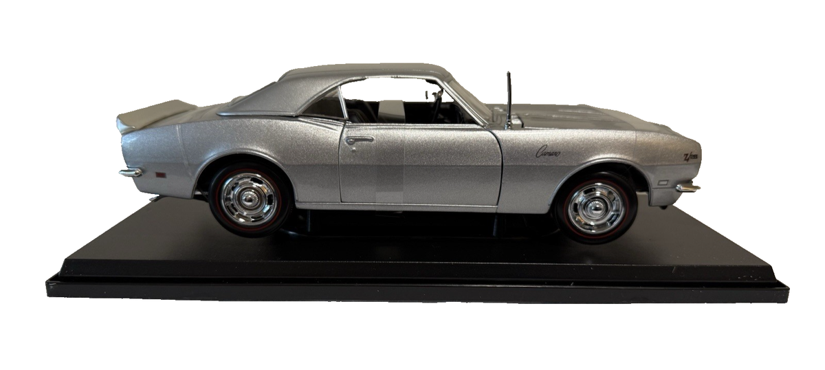 1968 Chevrolet Camaro Z/28 Coupe 1:18 Die-Cast Model Car Gray