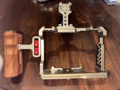 Andoer camera video cage made of gray aluminum alloy