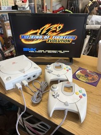 SEGA Dreamcast Console White HKT-3020 Console Two Controllers 2 free games 