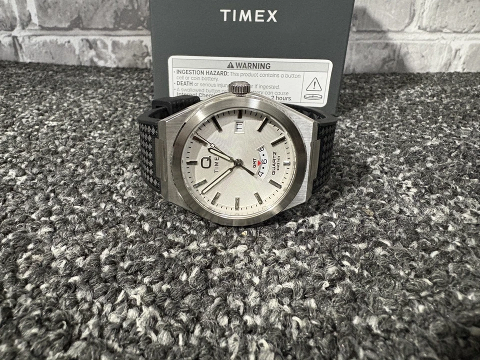 Correa de goma TIMEX Q Timex Continental TW2Y12200 para hombre GMT cuarzo esfera plateada Foto 3 de 4