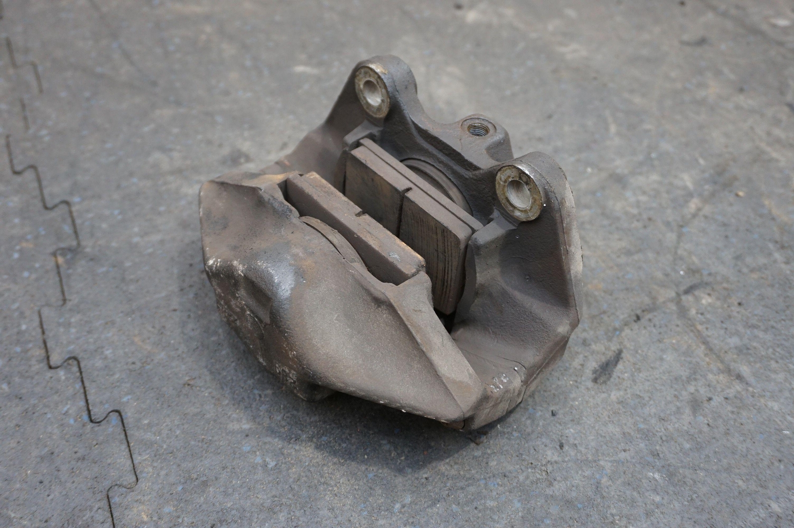 Front Left Driver Side Brake Caliper Assembly OEM 106358 Ferrari 308 GTSi 1980