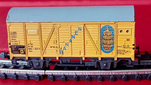 Minitrix N 18523 DB, Bananenagen, G 12, 21 80 082 1 013-8, Vitrinenmodell, top | Condition: Gebraucht