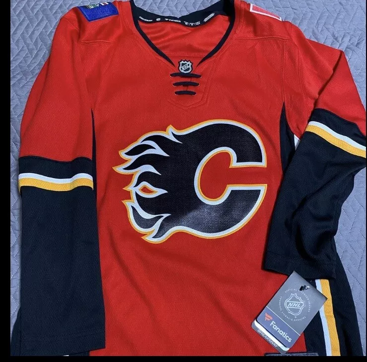 NHL, Tops, Calgary Flames Womans Jersey