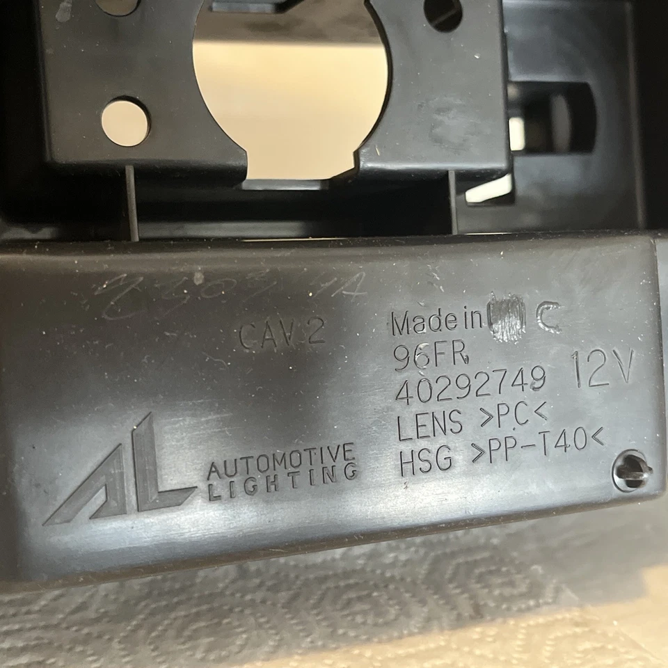 Luz de circulación diurna para pasajero derecho Buick Lacrosse 2014-16 OEM -- #26670706 Foto 4 de 4