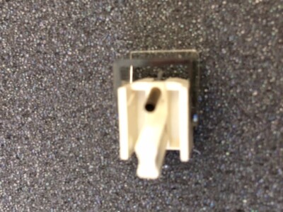 Ortofon FF/NF- 15E (bianco) stilo diamantato ellittico di Ortofon FF/NF- 15E (bianco) stilo diamantato ellittico di