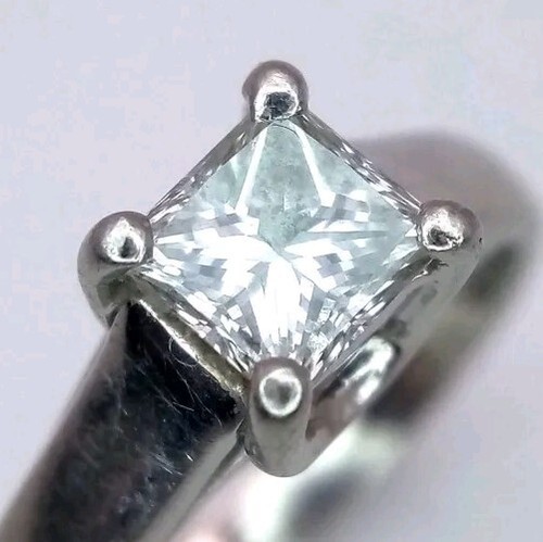 Platinum Large VS Diamond Princess Solitaire Engagement Ring Hallmarked Size K - Picture 4 of 14