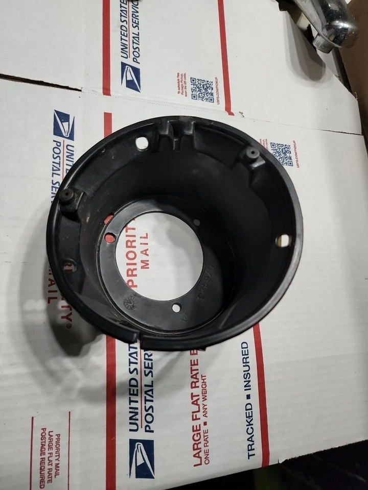 НОВЫЙ ИЗ СТАРЫХ ЗАПАСОВ GM 1991-1994 CHEVROLET CAVALIER PONTIAC SUNFIRE КАРМАН, ГОРЛОВИНА ТОПЛИВНОГО БАКА - Изображение 2 из 4