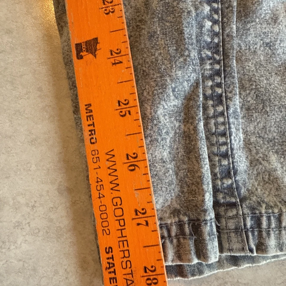 Vtg 90’s Bugle Boy Baggy Denim Jeans Sz 30 Inseam 28” Lite Blue Stone Washed - Image 2 of 4