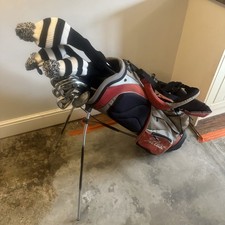 SUPERB SET OF TAYLORMADE GOLF CLUBS