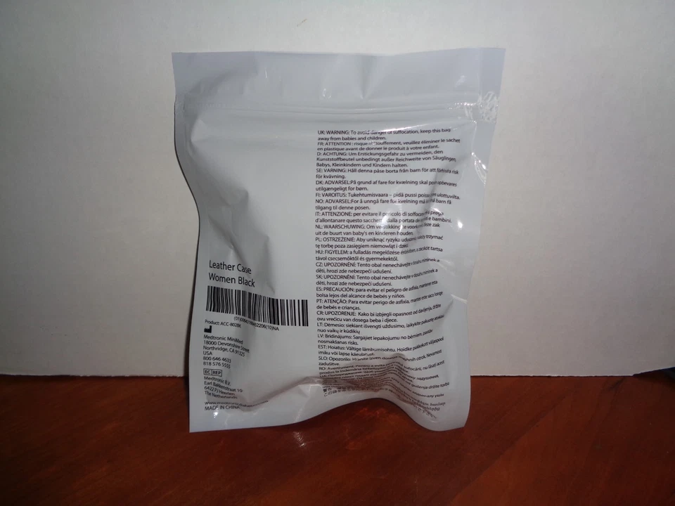 Funda de cuero genuino Medtronic MiniMed con patrón de cocodrilo negro Foto 3 de 4