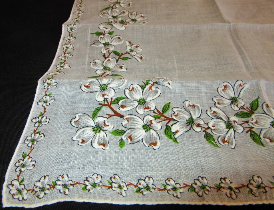 De colección Hankie Lino Dogwood Flores Gris Telón de Fondo Enrollado a Mano Foto 3 de 3