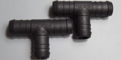 2X ROHR T VERBINDUNG KÜHLWASSERSCHLAUCH REDUZIERUNG TUBE CONNECTOR 18X18X18 mm 