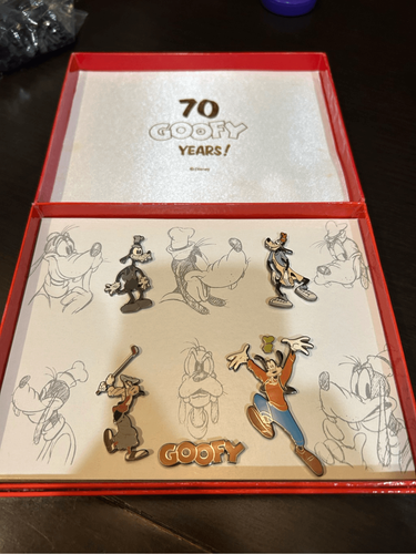 Walt Disney Limited Edition 70 Goofy Years Boxed 1932 5 Pin Set