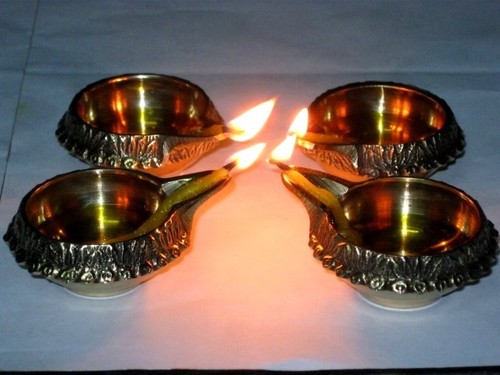 2 Brass Decorative Oil Lamp Kuber Engrave Diyas Diya Hindu Rituals Tika Puja - Picture 6 of 7