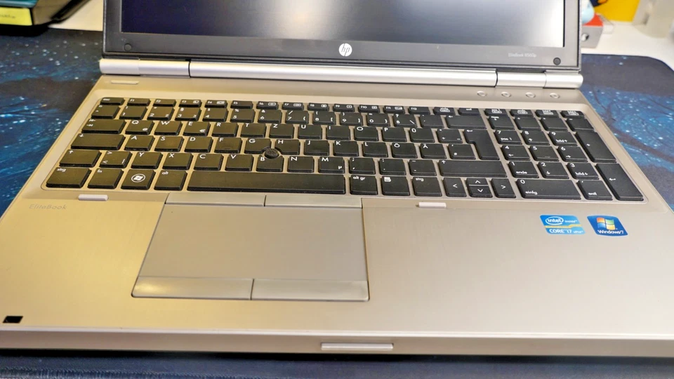 HP Elitebook 8560p Premium Laptop Intel i7 | 256GB SSD | 8GB RAM | Win 10 - Bild 2 von 4