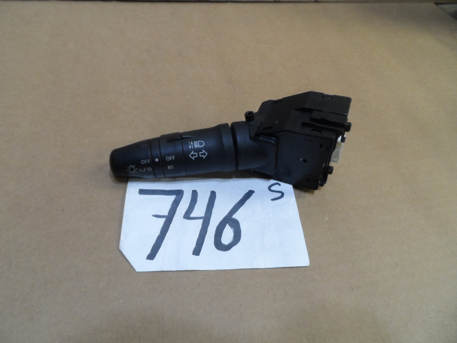2003 - 2004 Infiniti G35 Head Light Switch Control Power Used #746-S