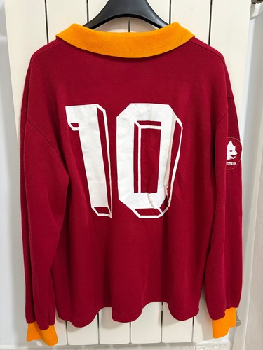 Foto: 7 grandi maglie della storia della Roma con il Lupetto - AS Roma