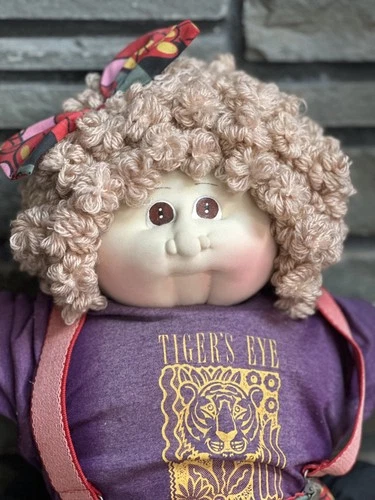 Vintage Soft Sculpture Cabbage Patch Doll signed Xavier Roberts 1988
