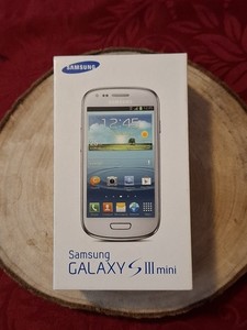 Samsung Galaxy S III mini GT-I8190 8GB ohne NFC Smartphone Ohne Simlock - Pebble