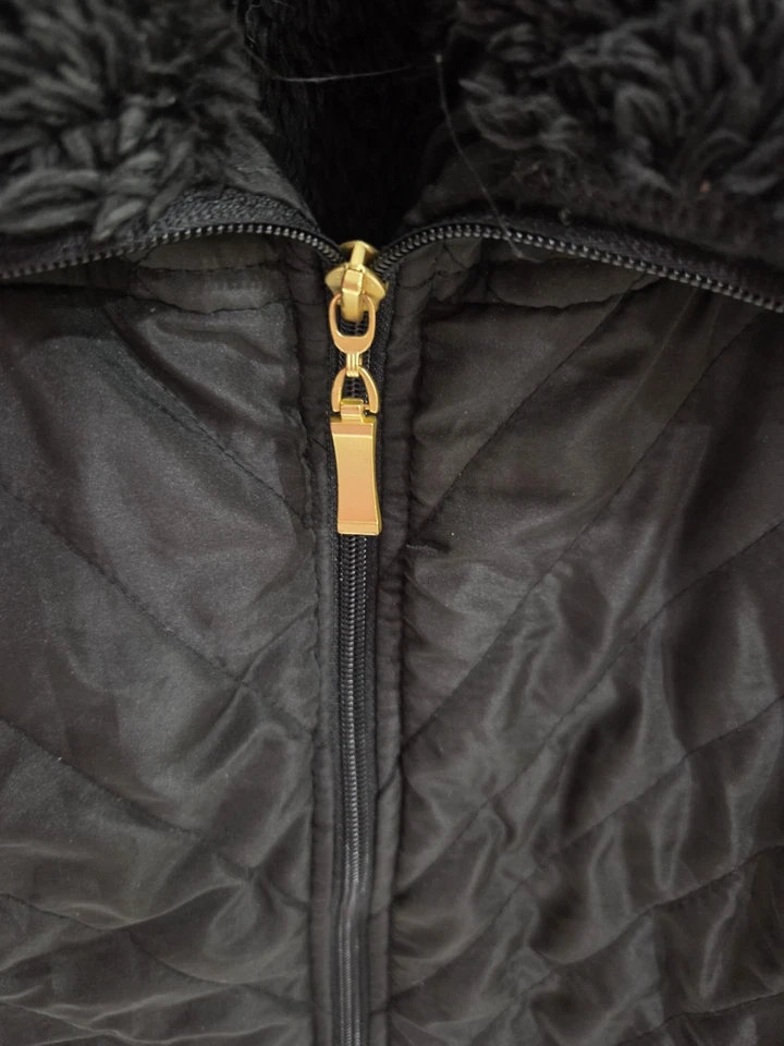 Chaleco acolchado negro con cremallera Style & Co para mujer cuello sintético talla grandes bolsillos Foto 4 de 4