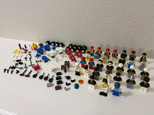 LEGO 9247 Town: Community Workers Set #9247-2 from 2006 - 100% Complete