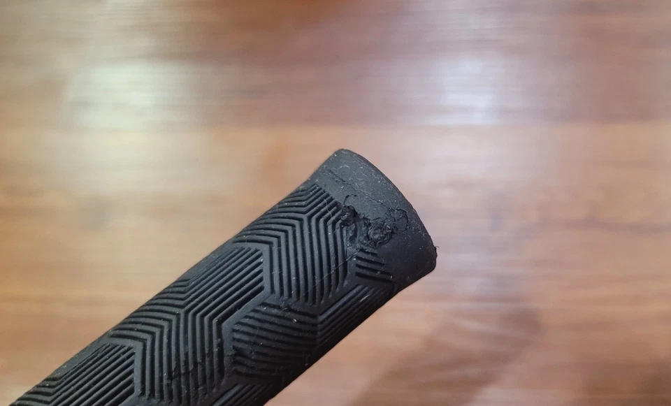 Trek Bontrager XR Trail Comp Bicycle Handlebar Grip Missing Bolt  - Image 4 of 4