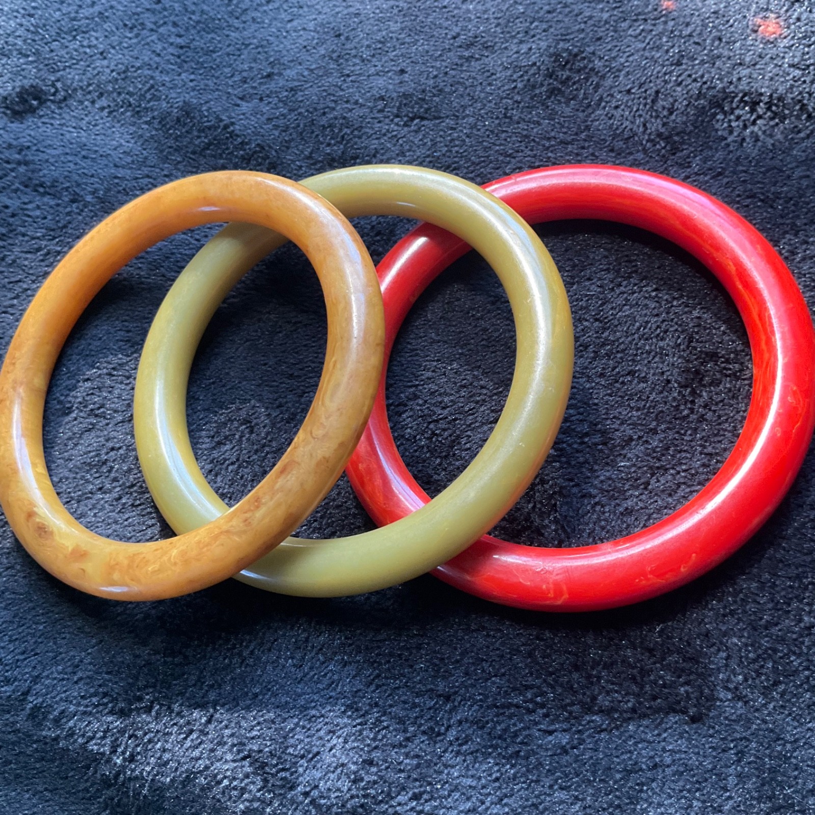 Vintage Bakelite Bangle bracelet stackable set 3 … - image 4