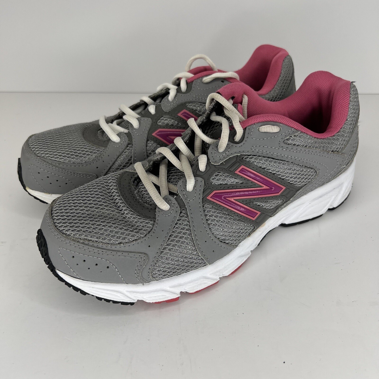 New Balance Womens Size 9 WE481GP1 Running Shoes Gray/Pink Cross Trainers
