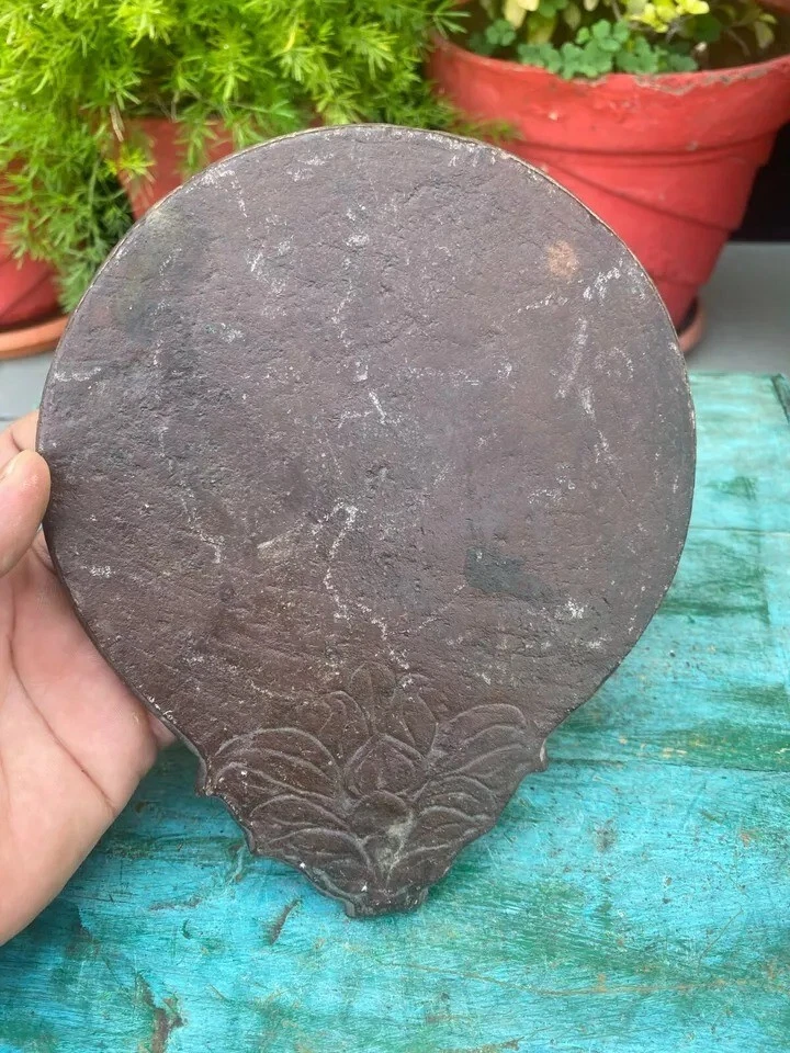 古老石头手工雕刻花卉厨房 Chapati 滚板 Chakla — 第 4/4 张图片