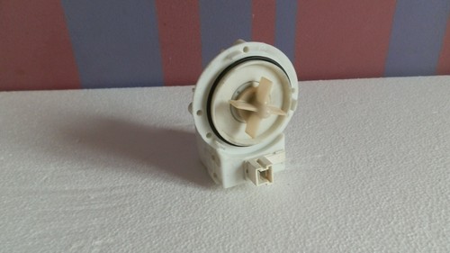 Gebrauchte Amica AWN912DJ Waschmaschine Ablaufpumpe.