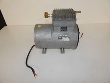 THOMAS INDUSTRIES MODEL 807CE75 COMPRESSOR / VACUUM PUMP  (DZH46)