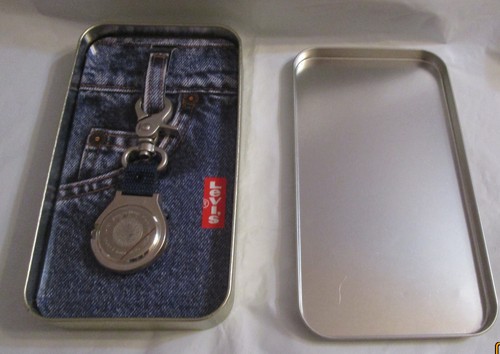 New in Tin Levi's Clip-On Analog Belt Loop Pocket Watch Quartz - Picture 3 of 6