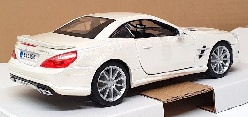 Burago escala 1/24 18-21066 - Mercedes Benz SL65 AMG techo rígido - blanco metálico Foto 2 de 4