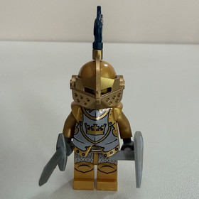 Lego Drawbridge Defense 7079 Castle Fantasy Era Gold Knight Minifigure Only 2009