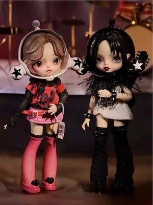 POPMART SKULLPANDA x Nana Komatsu / Nana Osaki Action Figures Set