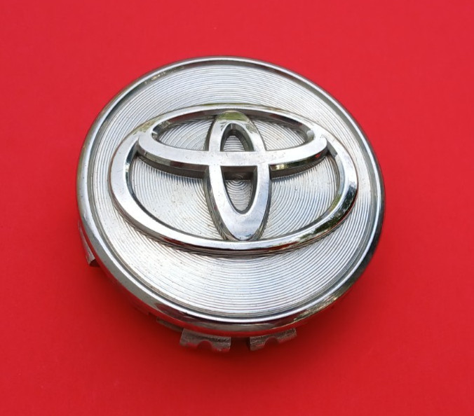 2007-2011 TOYOTA CAMRY (1) WHEEL RIM HUB CAP CENTER COVER PLUG USED OEM C36